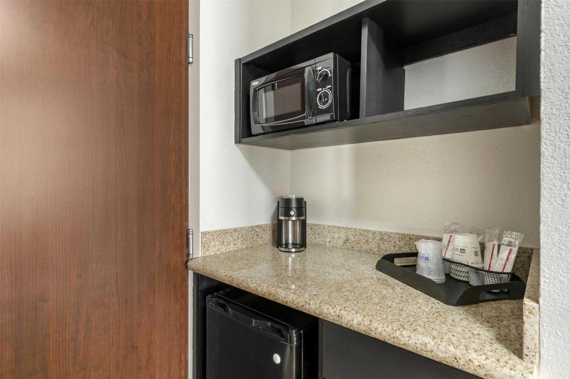 Western Jfk Inn&suites 3*